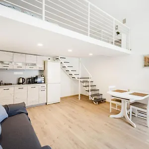 V12 Apartmán